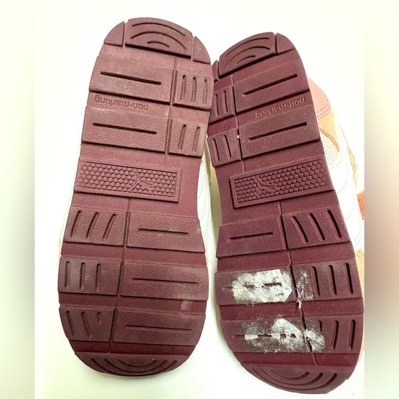 3/$30 Puma Vista Girls 9 Pink Velcro Training Sneakers Running Shoe Baby Toddler - Picture 3 of 5